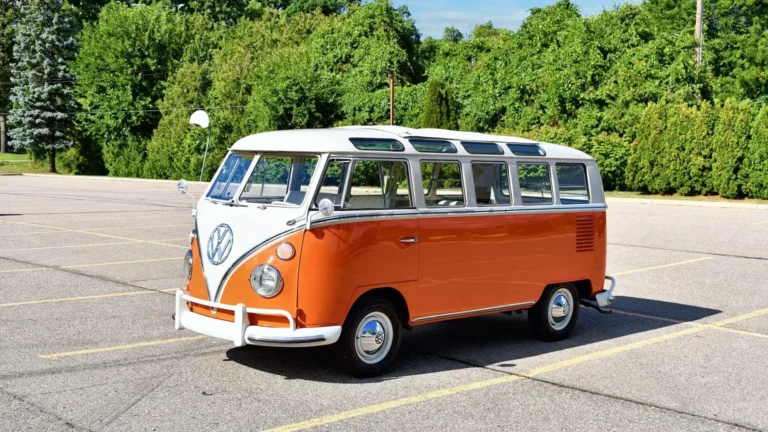 5 Things You Should Know About Driving an Old Volkswagen Bus